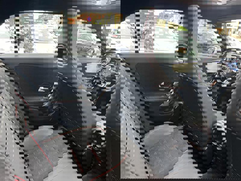 Image Mercedes-Benz CLASSE A A 200 Compacte AMG Line 